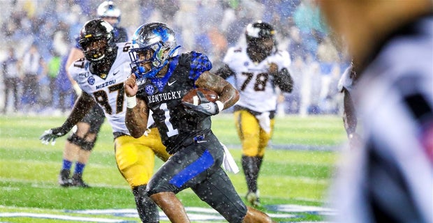 Three Uk Football Players Earn Weekly Awards