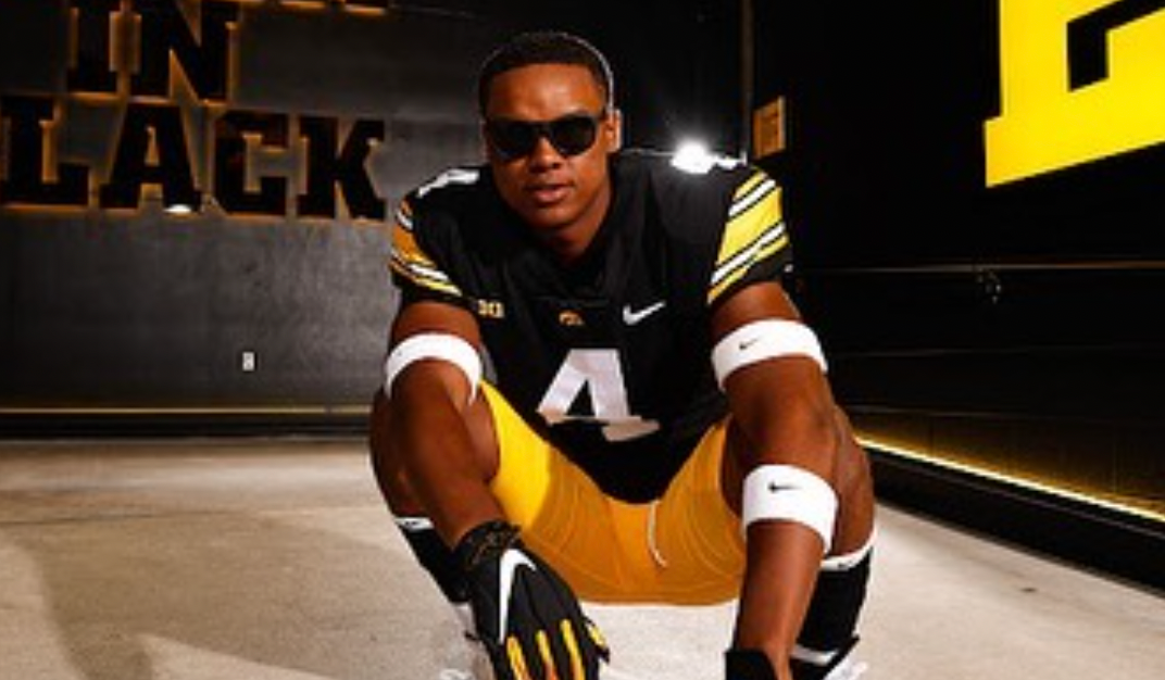 Iowa Signee Profile: DL Kenneth Merrieweather - Vimarsana News