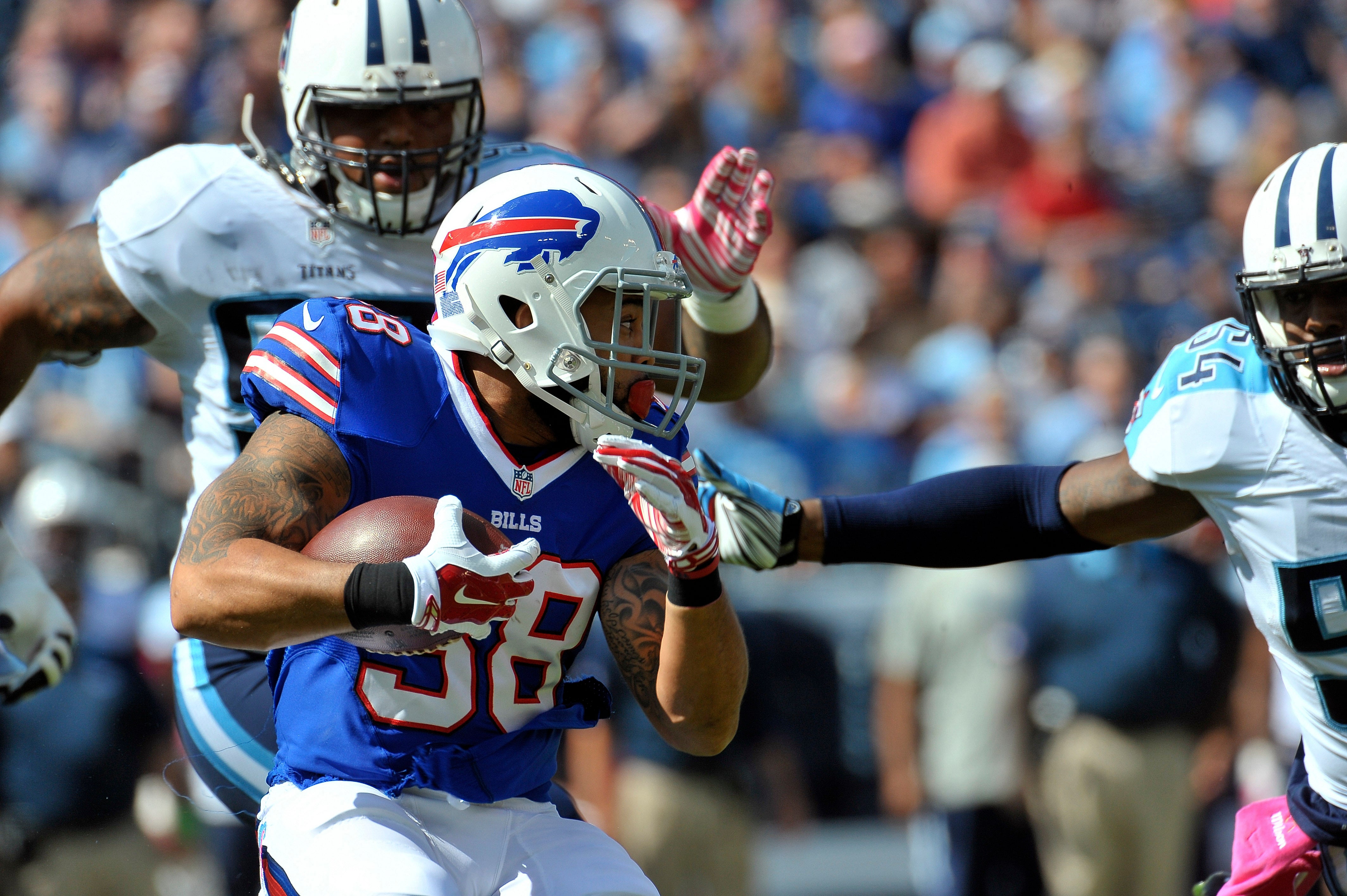 NFL: Buffalo Bills players tuck into turkey on pitch for