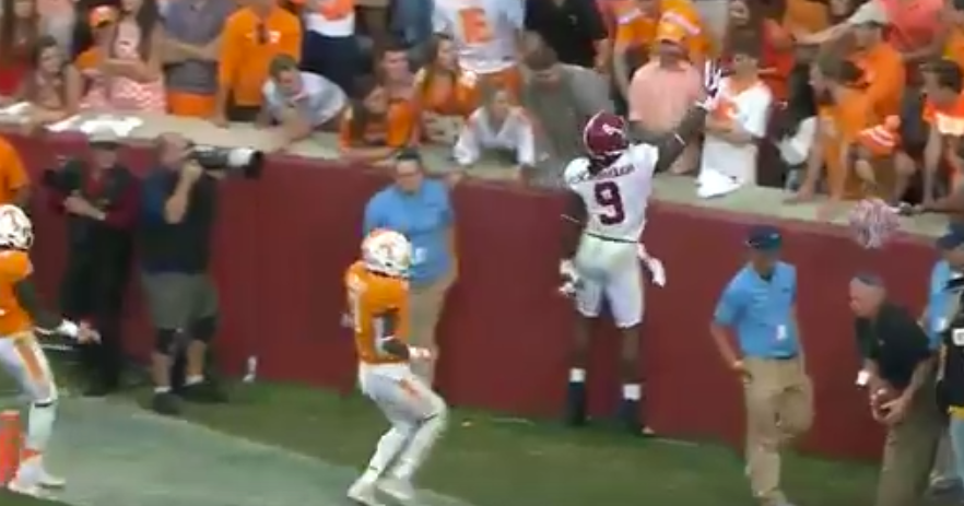 Bo Scarbrough puts hand in Tennessee fan's face after TD run