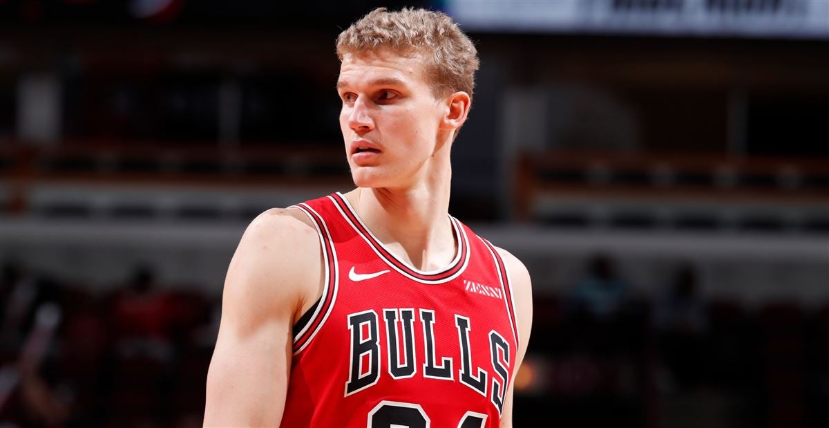 Lauri Markkanen Trade Bulls Send Pf To Cavaliers In Three Team Deal Involving Larry Nance Derrick Jones Jr