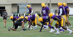 Defense wins the day at LSU scrimmage Defense wins the day at LSU scrimmage