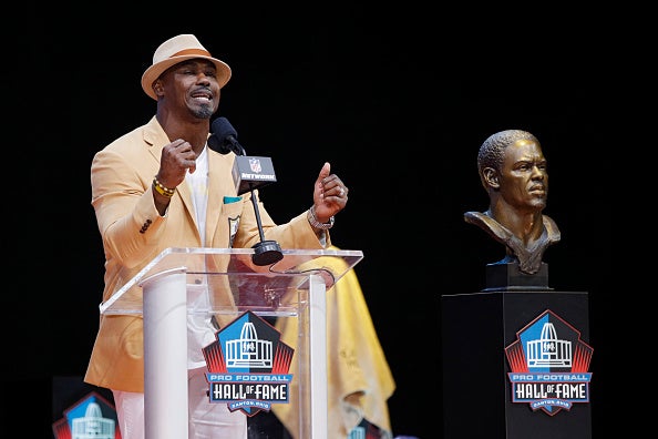 Brian Dawkins will receive his Hall of Fame ring Sunday at halftime