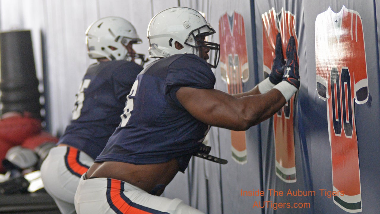 Auburn's Noah Igbinoghene gains confidence at cornerback by losing