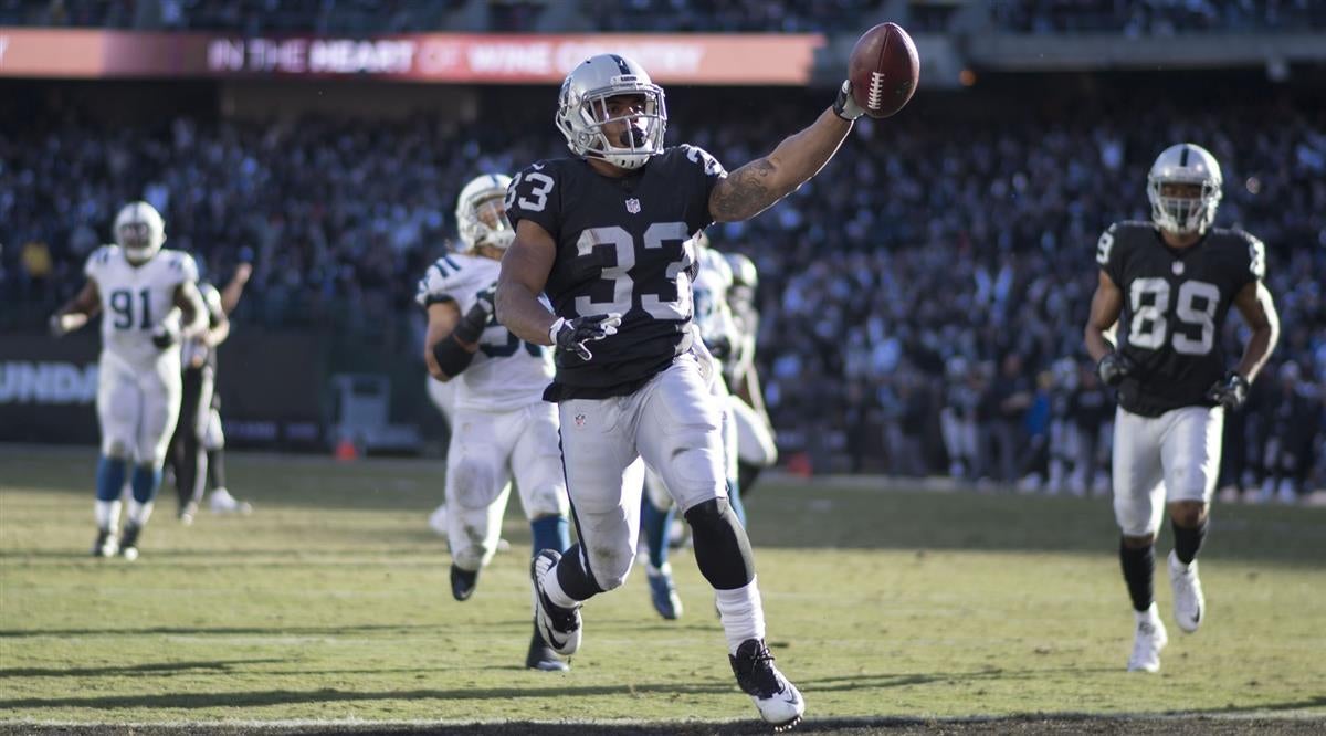 Oakland Raiders running back DeAndre Washington (33) is