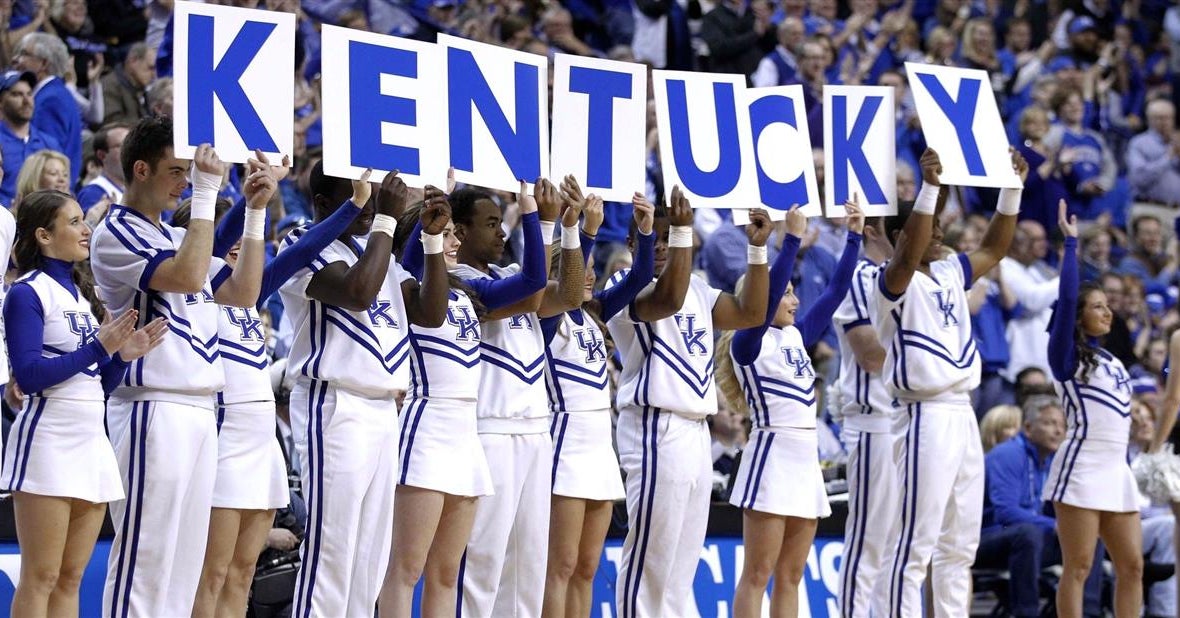 LOOK || Muhammad Ali does the 'Y' at Rupp Arena