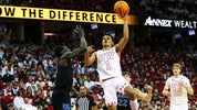 Wisconsin's Davis, Iowa's Murray make for intriguing matchup of stars