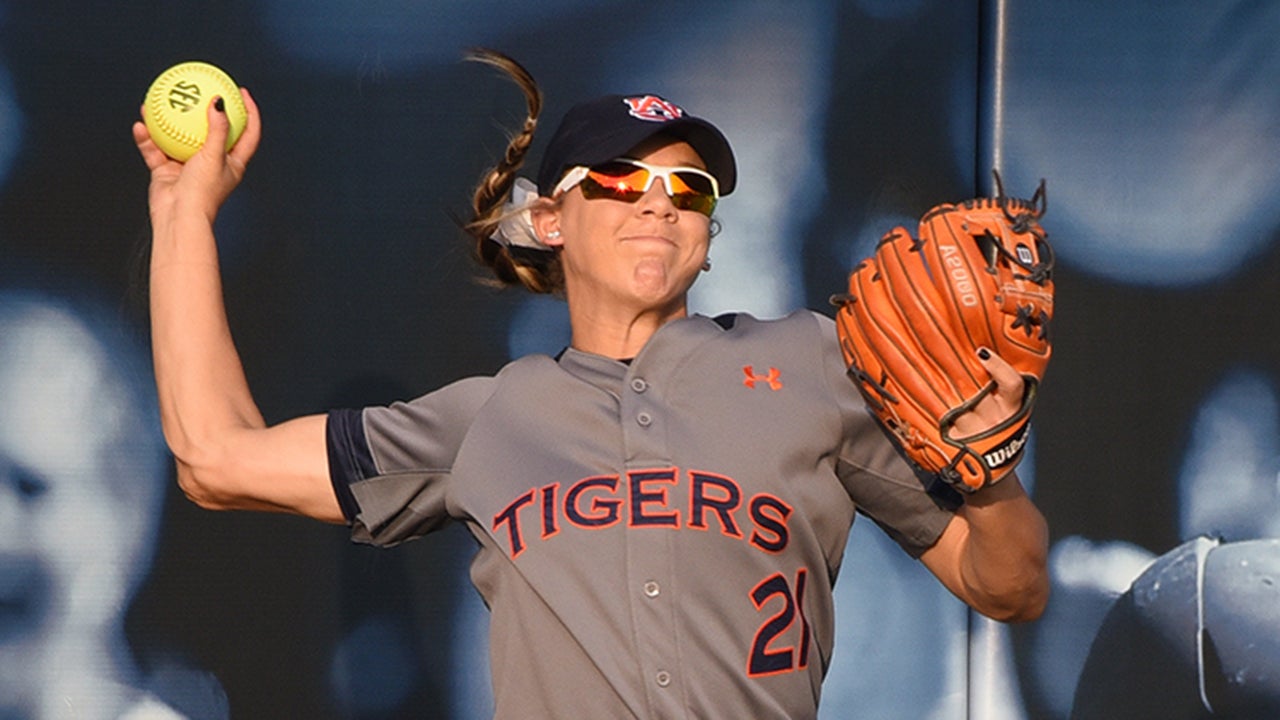 OSU Cowgirl Softball on X: Green grass, white pants and orange