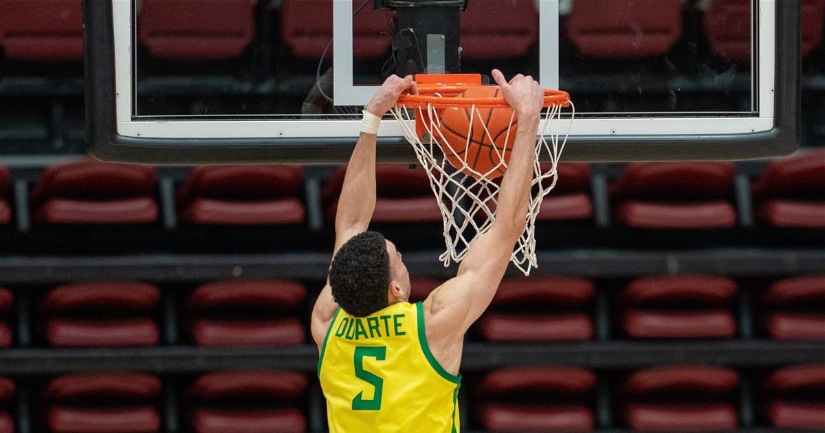 Oregon a moderate favorite Monday night against Arizona