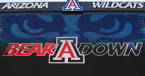 Arizona to allow USC families into stadium for game
