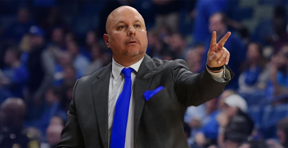 Darren Savino Named One of the Pac12's Top Assistant Coaches