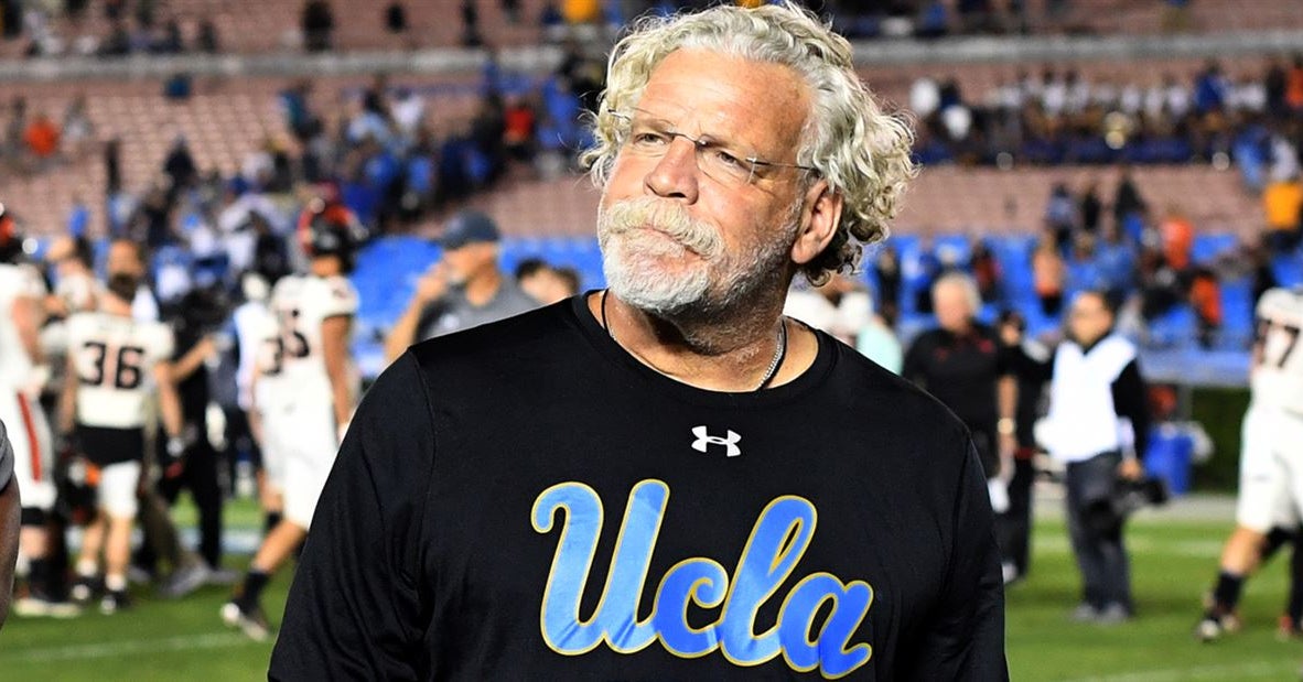 Chip Kelly to Re-Up Defensive Coordinator Jerry Azzinaro