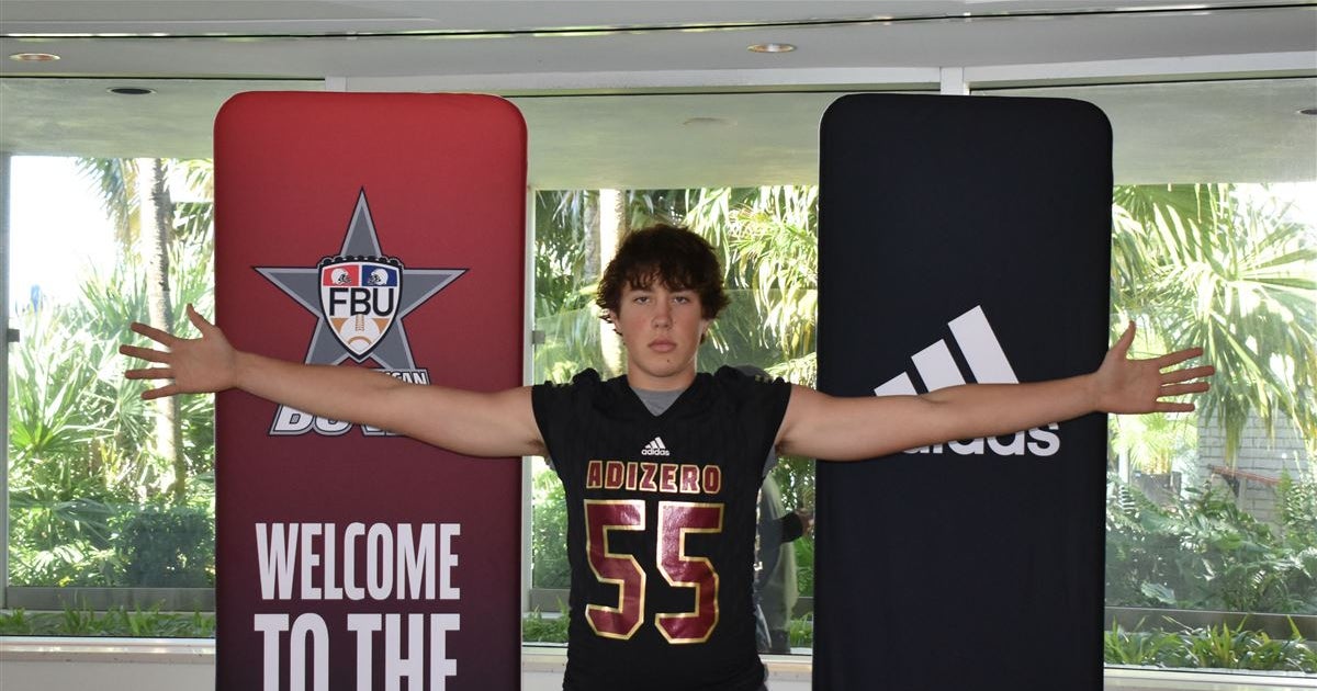 South Carolina 2023 OT Monroe Freeling offered by the state of Florida