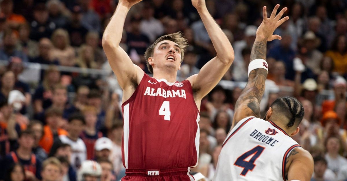Alabama men's basketball tops No. 1 Auburn in OT on Mark Sears' buzzer-beating shot