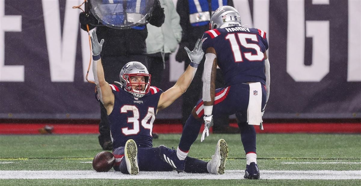 Rex Burkhead Explains Why Patriots Running Backs Are Embracing Depth - NESN .com