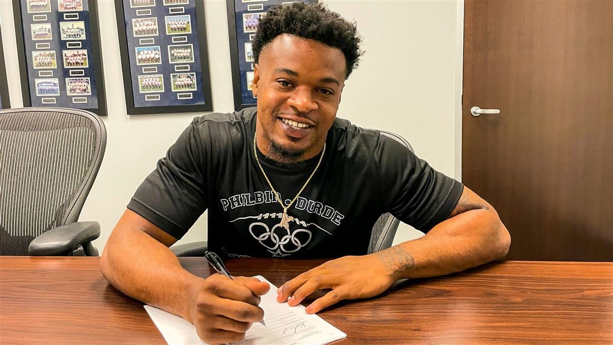 Kelvin Joseph signs with Cowboys