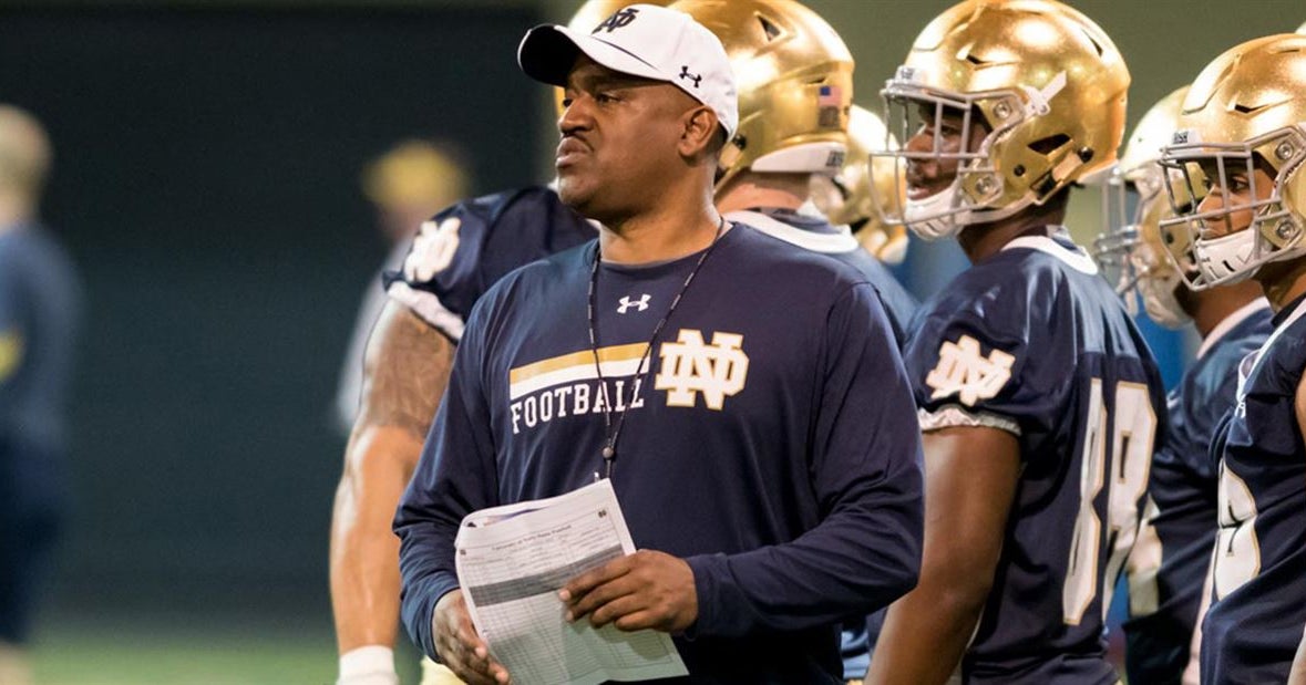 Notre Dame football parts ways with WRs coach Del Alexander