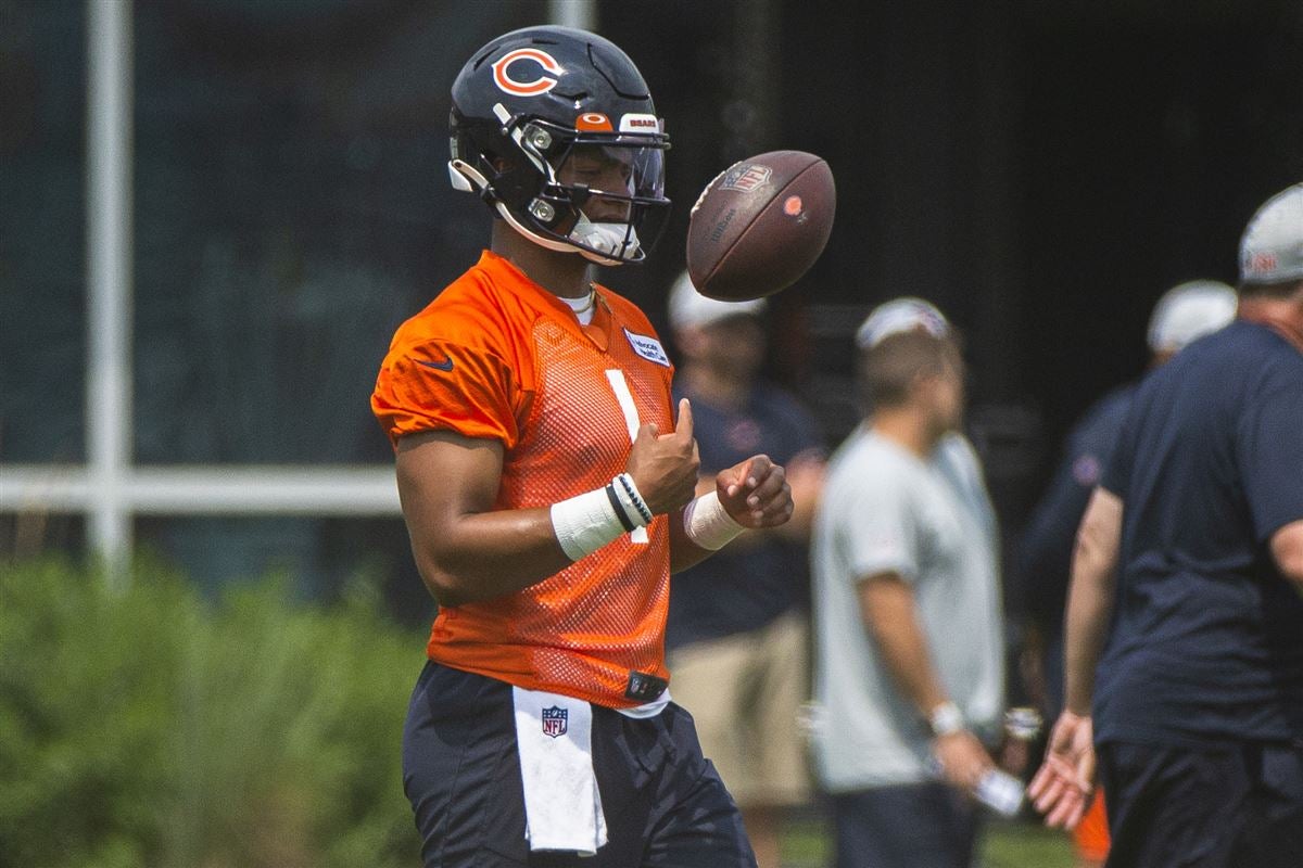 Justin Fields' odds: Chance of claiming Bears starting QB job in Week 1  improve after strong preseason debut - DraftKings Network