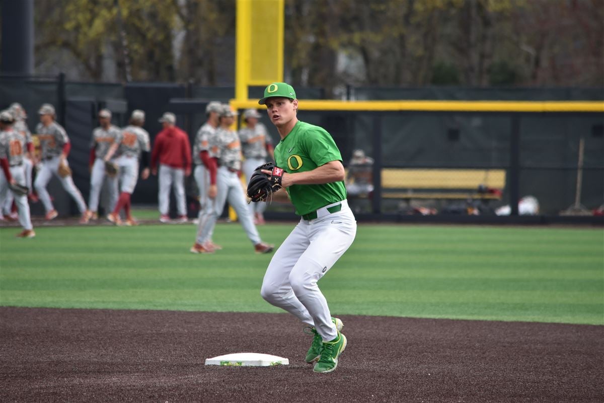 Texas Rangers select Oregon Ducks' Aaron Zavala in 2nd round of