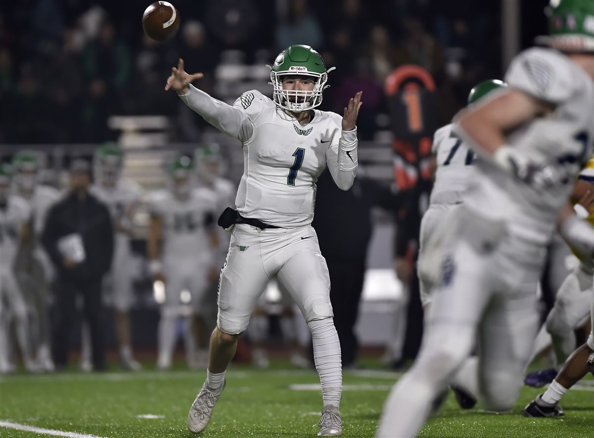 PHOTO GALLERY Sumner Blanks Woodinville, Advance To Quarterfinals