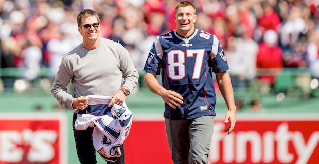 Tom Brady, Rob Gronkowski throw during private workout at UCLA