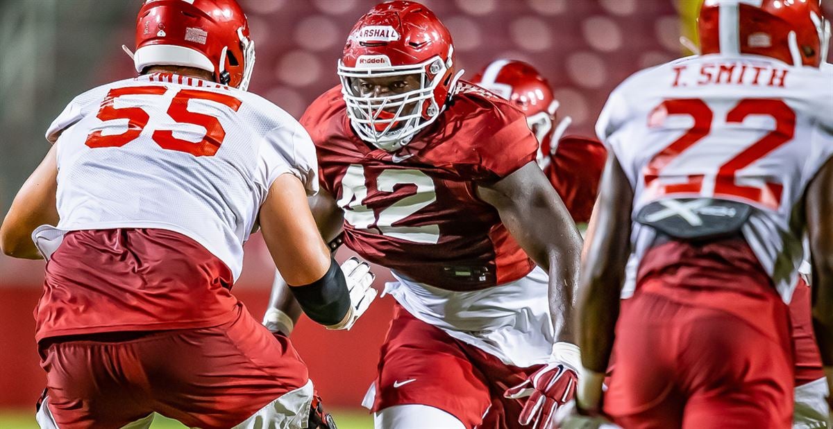 Razorback defensive tackle Jonathan Marshall declares for 2021 NFL