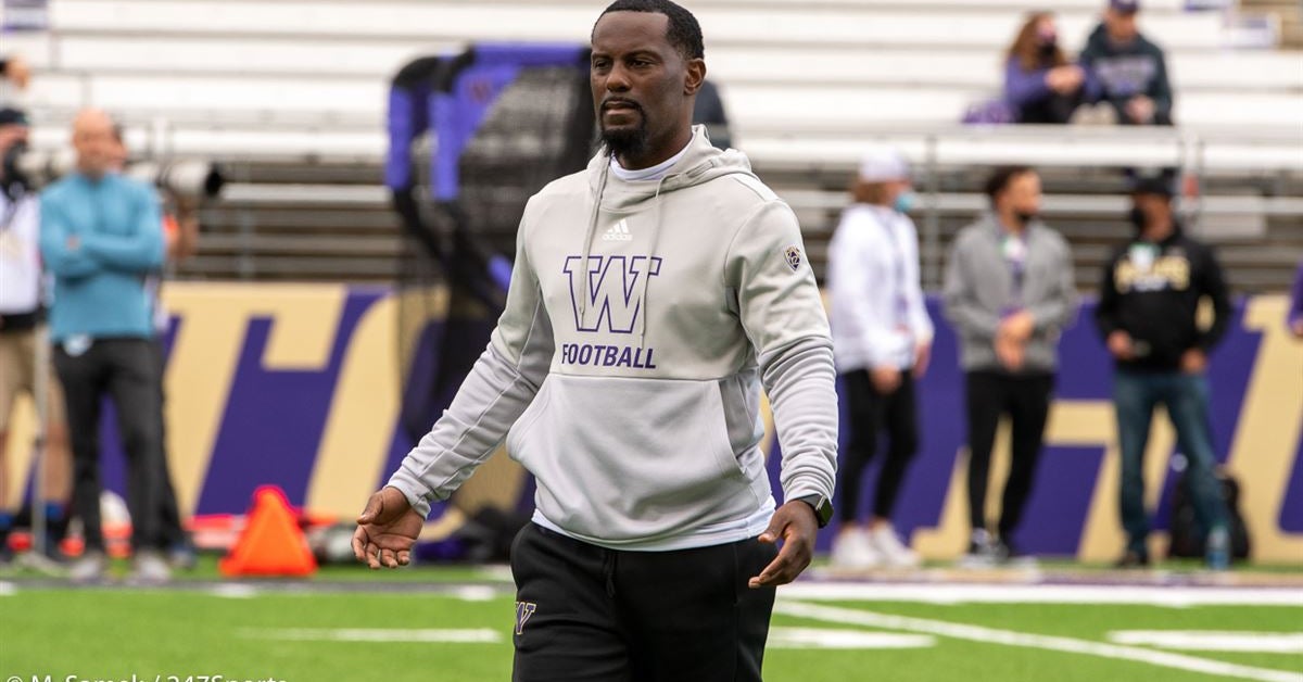 REPORT: Oregon set to hire Junior Adams as WR coach