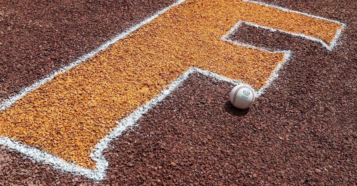 Florida freshman RHP Cooper Moss enters transfer portal