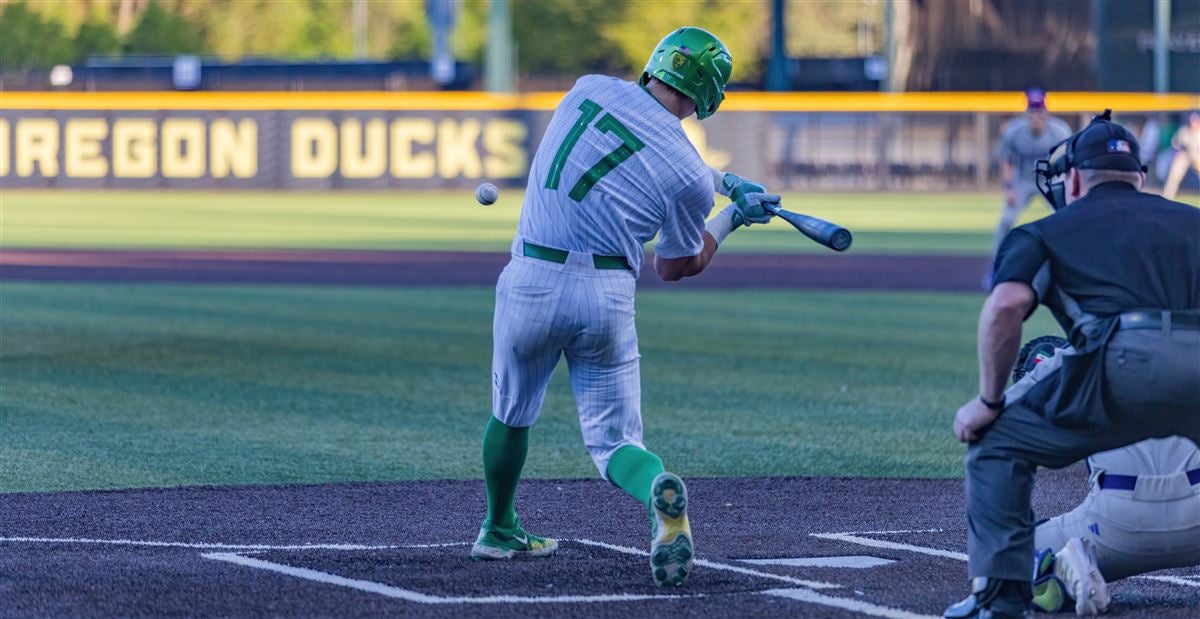 603 Oregon Ducks Baseball Stock Photos, High-Res Pictures, and