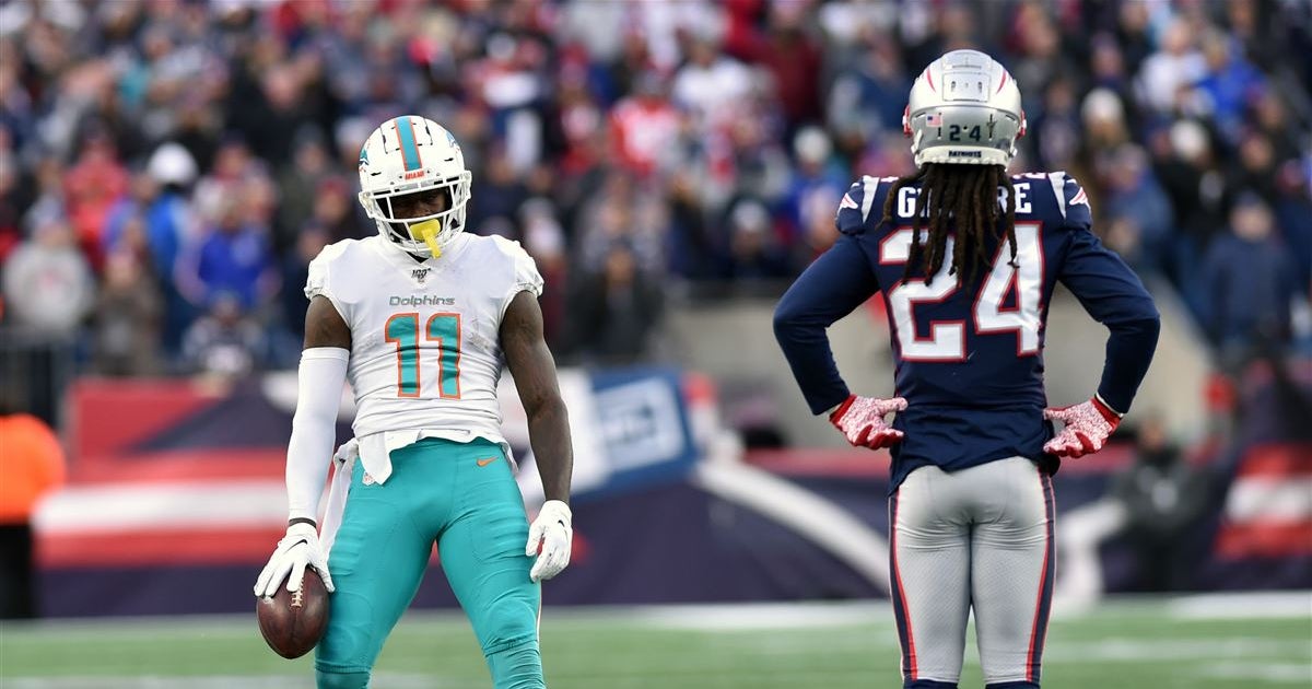 Look Devante Parker Michael Thomas Trade Barbs On Social Media
