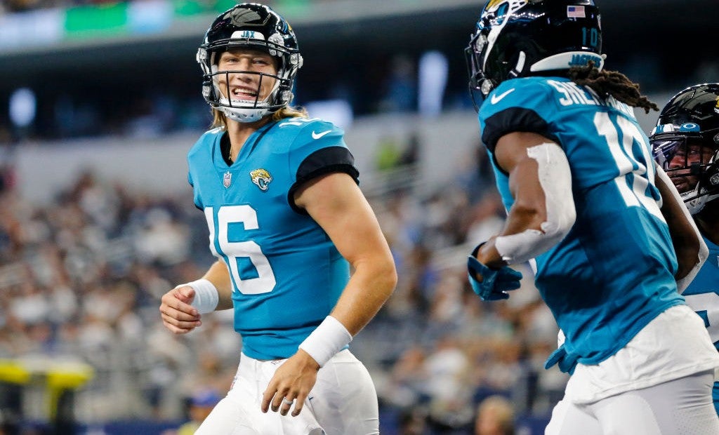 Jacksonville Jaguars QB Trevor Lawrence sparks first-team offense with  near-perfect preseason finale - ESPN