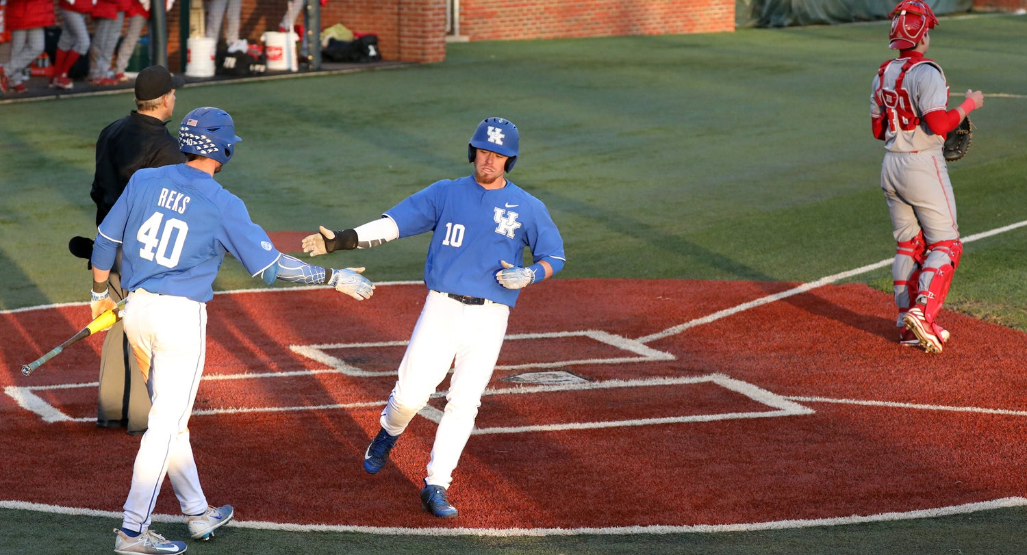 Miami Hurricanes baseball dominates St. Thomas 14-2