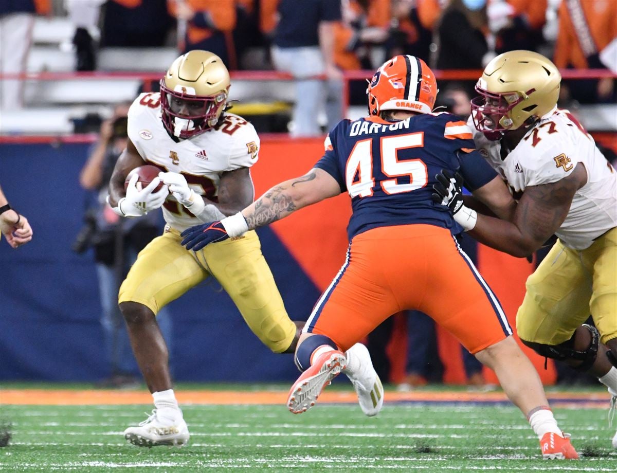 Syracuse DL Kevon Darton reacts to being awarded scholarship: 'It means ...