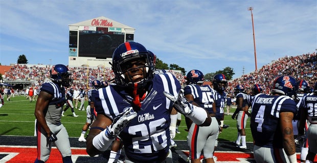 Ranking the Ole Miss Football Uniforms