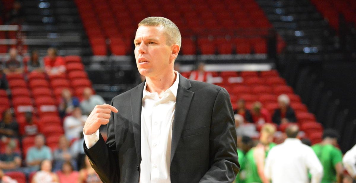 UNT officially names Ross Hodge as next head basketball coach at the