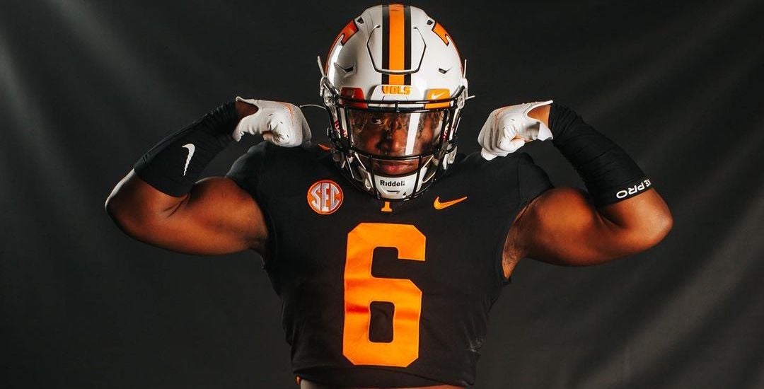 RB Justin Williams picks Vols over Auburn, signs with Tennessee