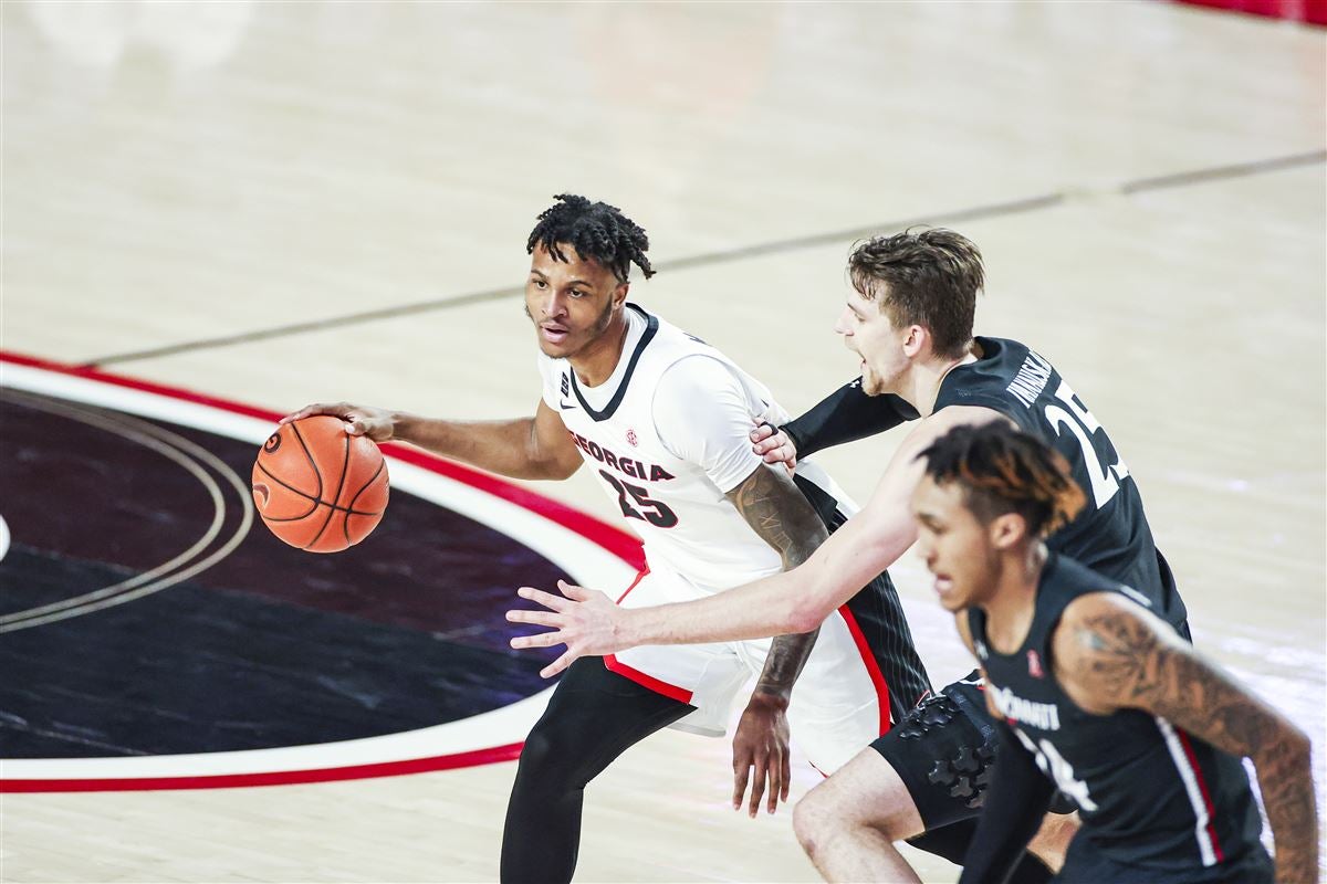 men’s basketball Tyron McMillan 7th player in transfer portal