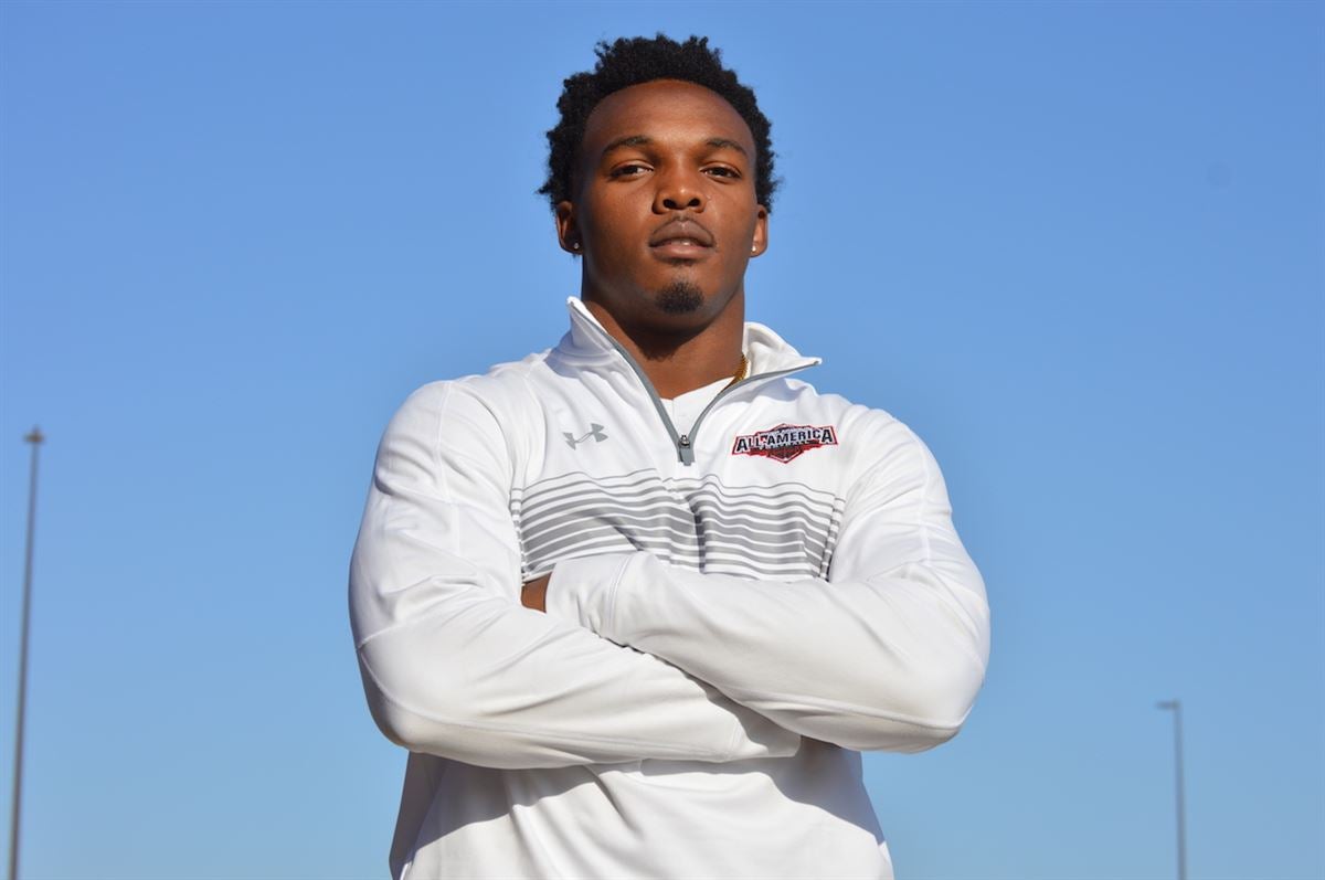 BREAKING: Nation's No. 1 ILB Nakobe Dean has made his college decision