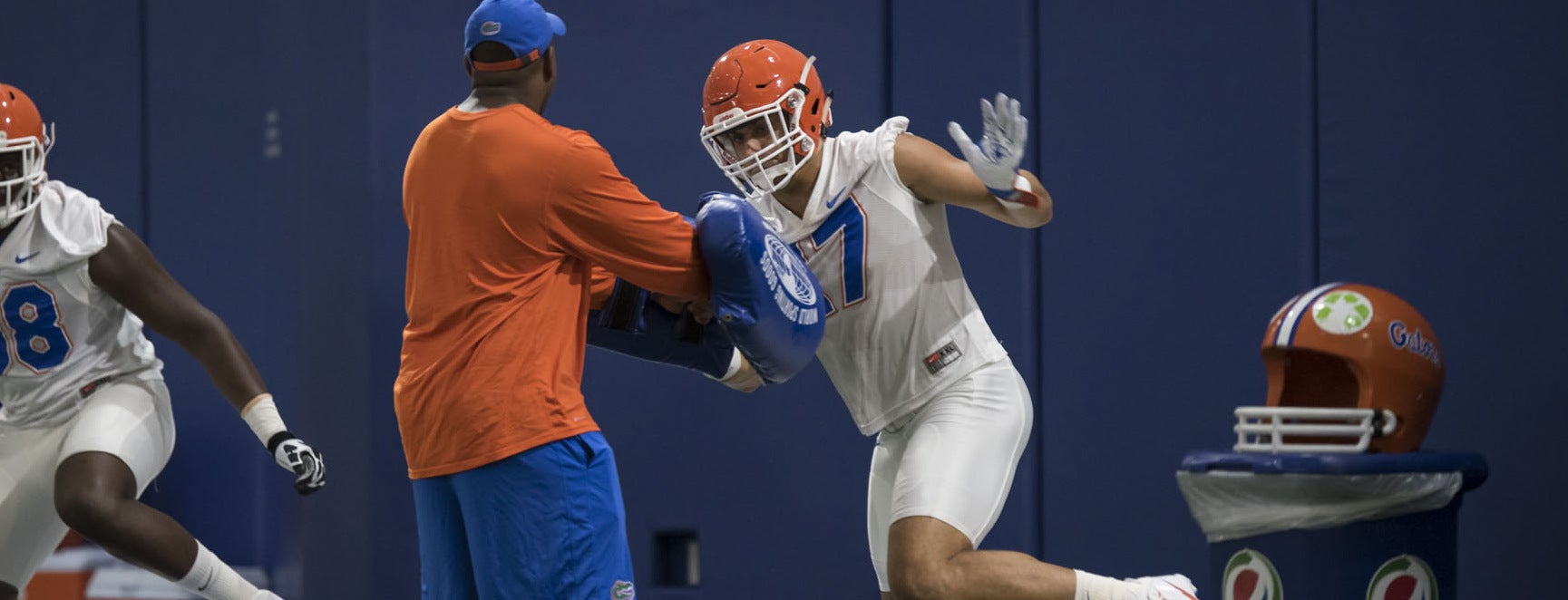 Gators Reveal 1960s Throwback Uniforms for Homecoming Weekend - Florida  Gators