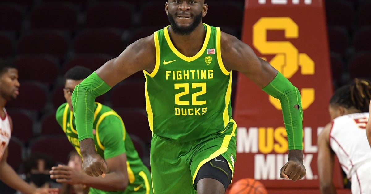 Oregon makes history with win at No. 5 USC