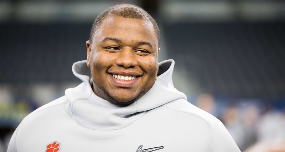 NFL on X: With the #17 overall pick in the 2019 @NFLDraft, the @Giants  select DT Dexter Lawrence! #NFLDraft (by @Bose)  / X