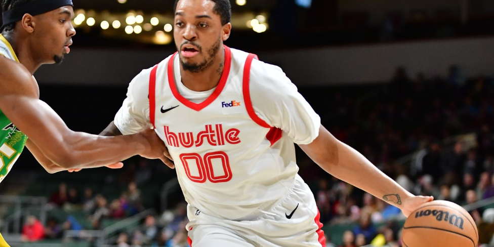 Armando Bacot in action