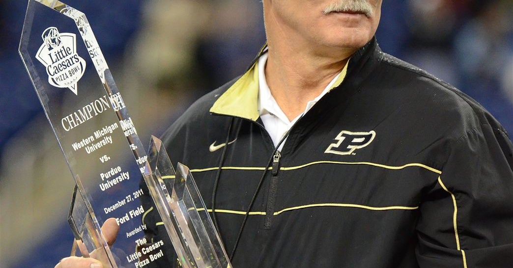 Danny Hope Steps In to Help UCF’s Offensive Line, Continuing Legacy of ...