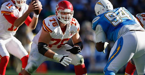 Chiefs' Laurent Duvernay-Tardif Wants 'M.D.' on Jersey After