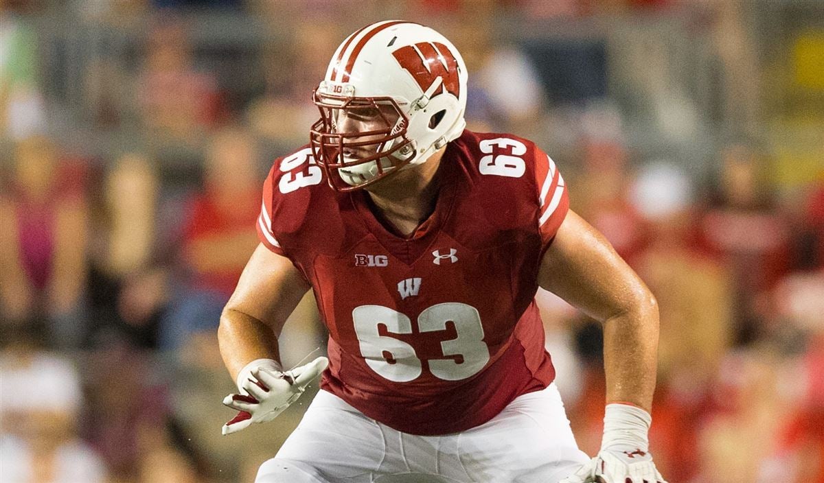 Wisconsin Football on X: Michael Deiter is clearly fired up for photo day.  