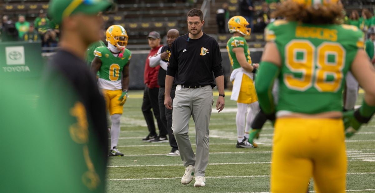 Oregon Football under Dan Lanning have a major offensive question to answer