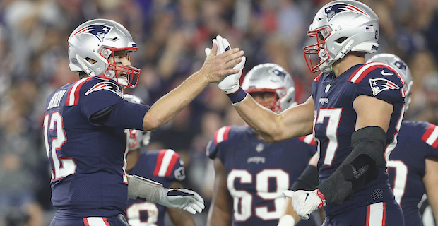 Rob Gronkowski Says Goodbye To Tom Brady With Mushy Note & Video