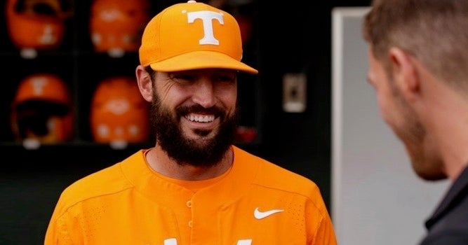 Vols baseball coach Tony Vitello signs contract extension