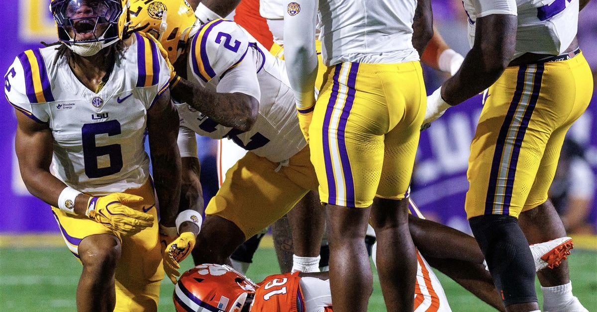 First-half failure: Clemson getting embarrassed by LSU after lengthy delay