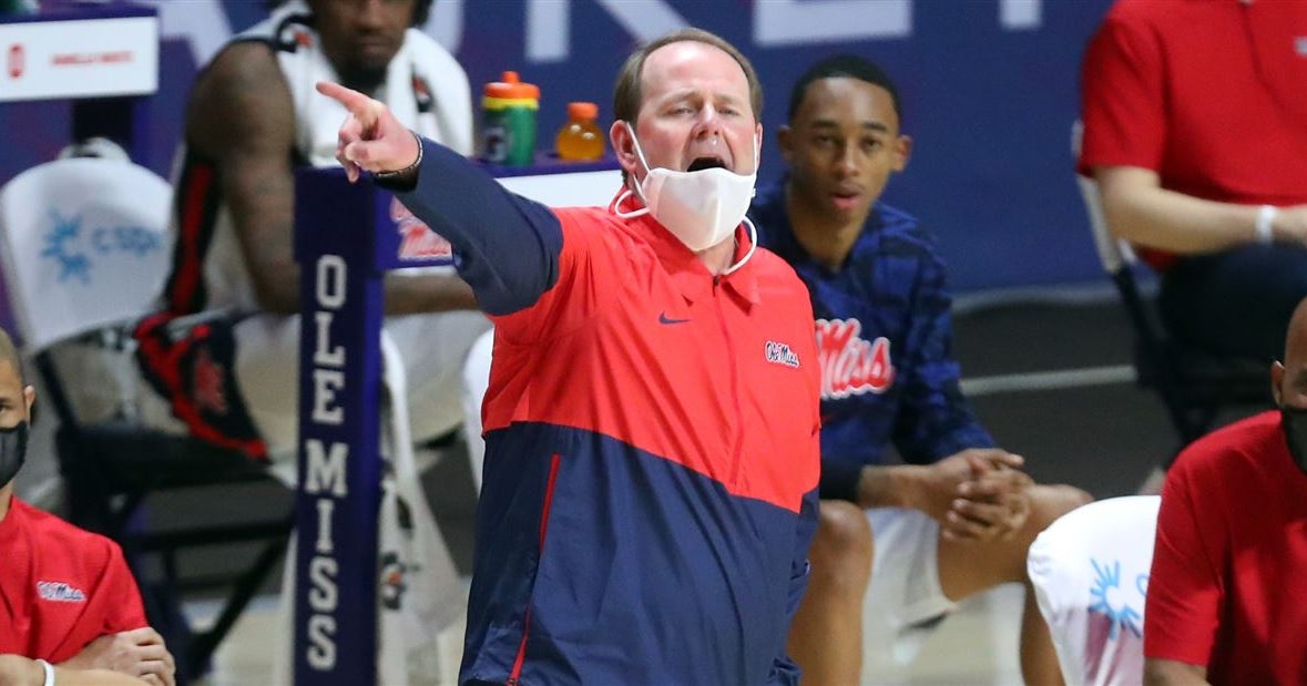 Ole Miss basketball coach Kermit Davis signs extension through 2025